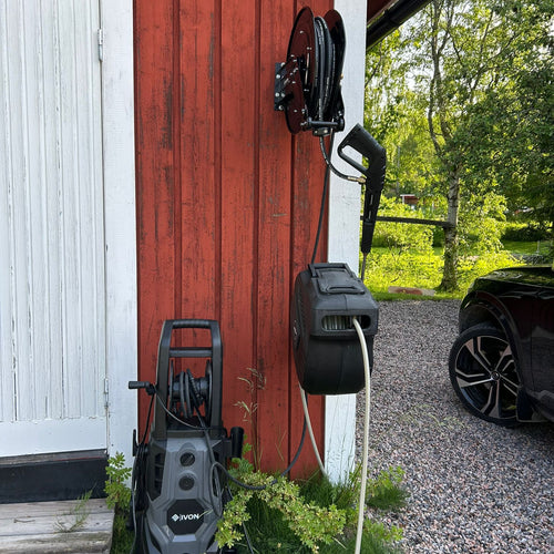 IVON-CR-HPW-20 IVON High Pressure Water Hose 20M Mounted on wall including normal hose reel and pressure washer IVON X-8