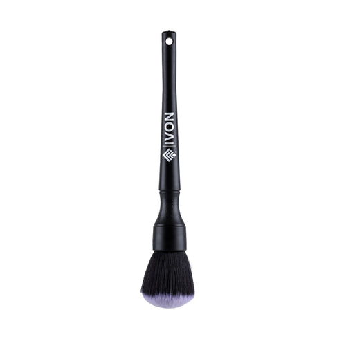 Framsida av IVON Rekondpensel Premium Soft Brush på vit bakgrund, vilket illustrerar den ergonomiska formen.