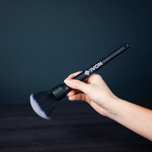 Sidovy som visar IVON Rekondpensel Premium Soft Brush med fokus på de mjuka, högtäta hårstråna.