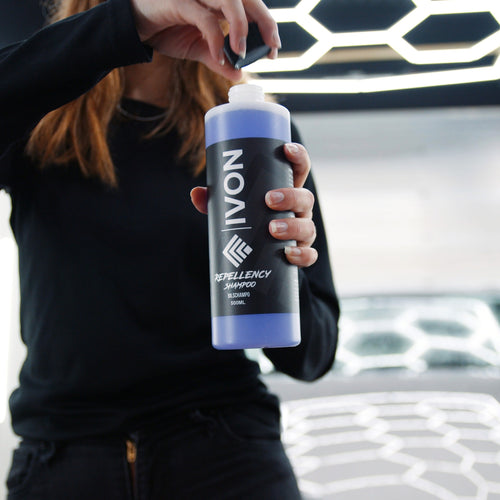 IVON Repellency Shampoo 500ml, som visar den eleganta flaskan och tydlig etikett.