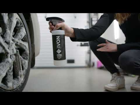 YouTube-video som visar hur IVON Wheel Cleaner Fälgrengöring Syrabaserad 500ml används för att ta bort bromsdamm, rost och fett från fälgar.